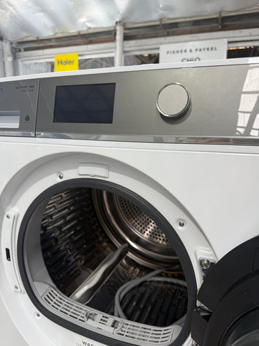 Factory second Fisher & Paykel 9 kg Series 11 Heat Pump Dryer – Steam Care (Model DH9060H1)